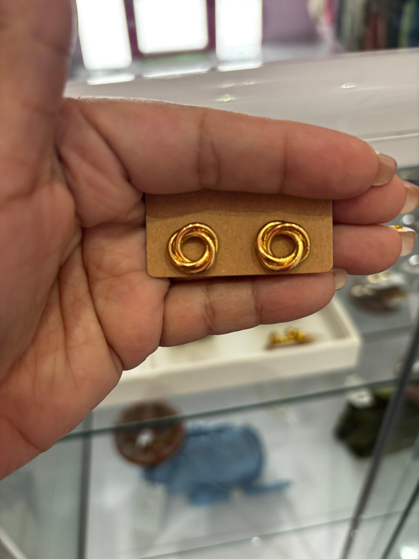 Daily gold earring