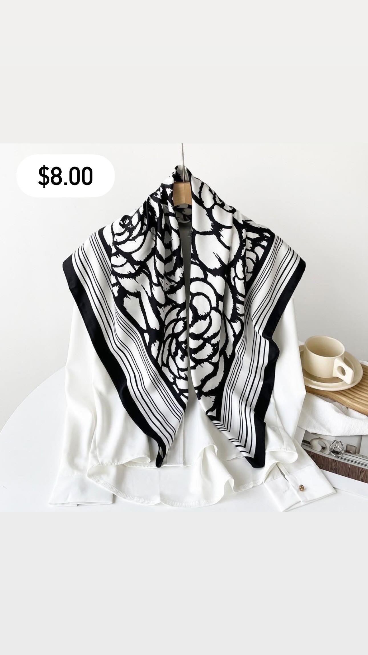 Floral black/white scarf