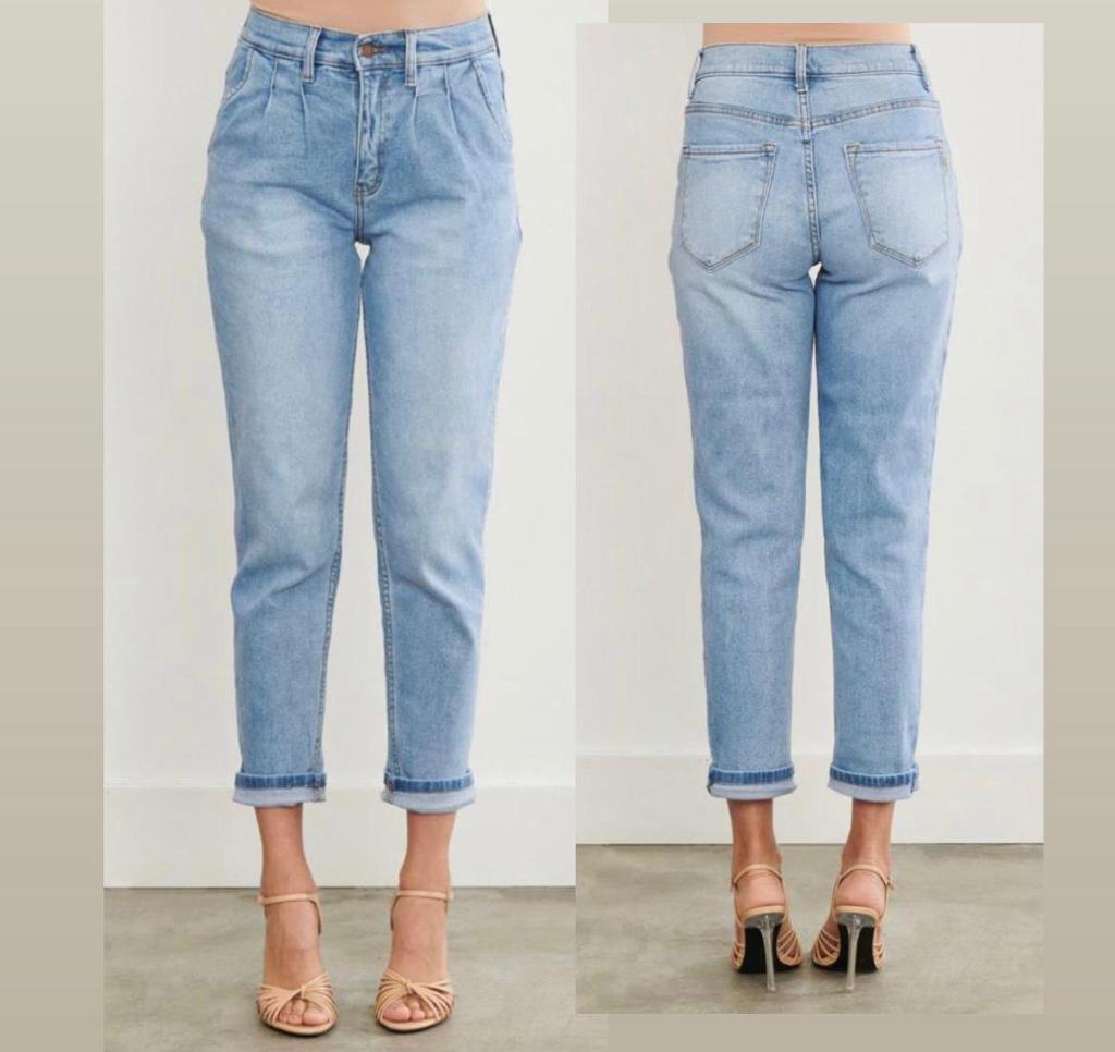 Light mom jean
