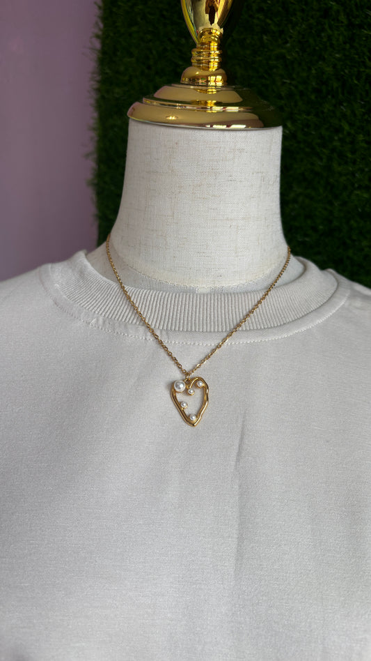 Heart pearl neackles