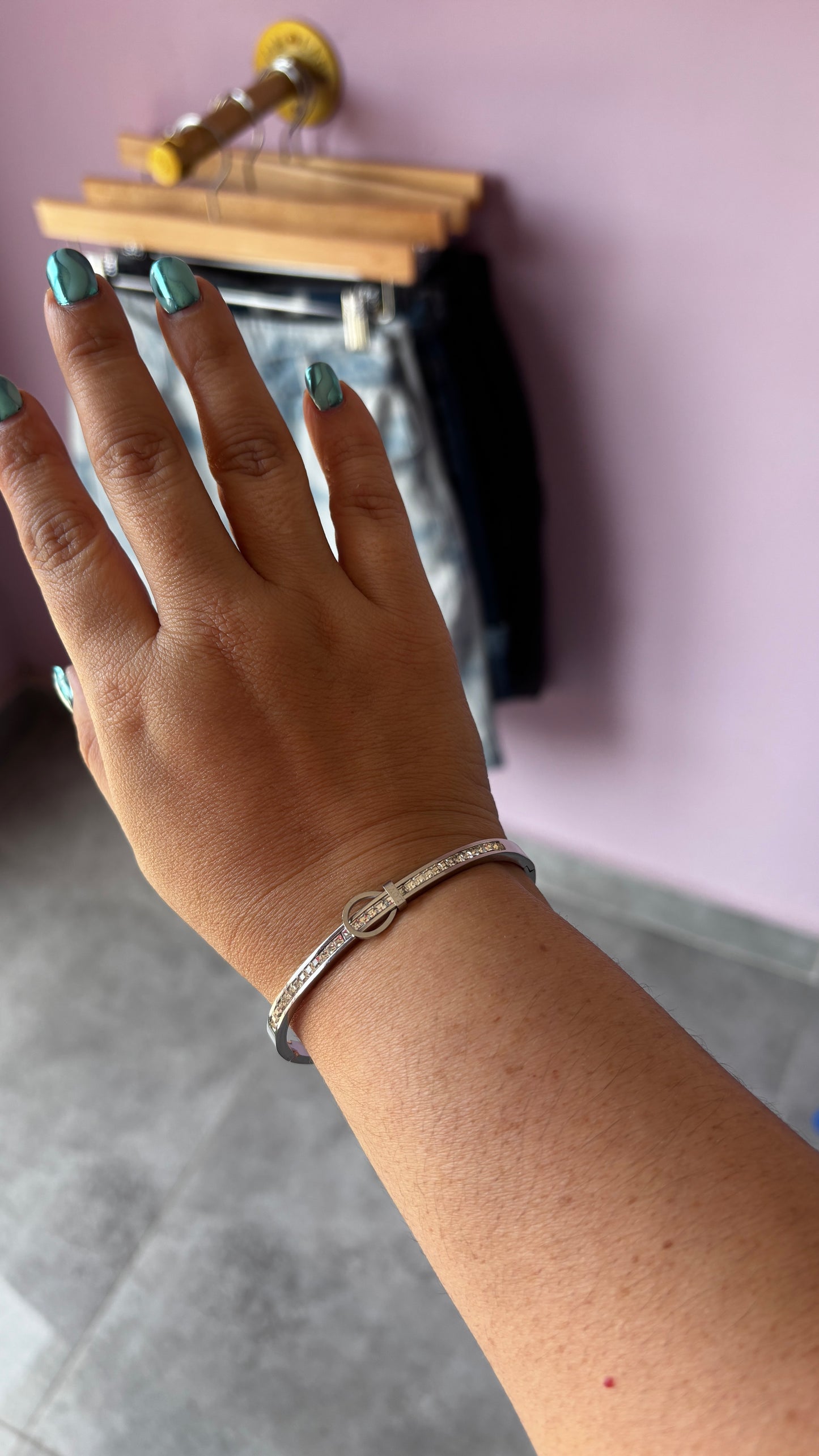 Shiny bracelet