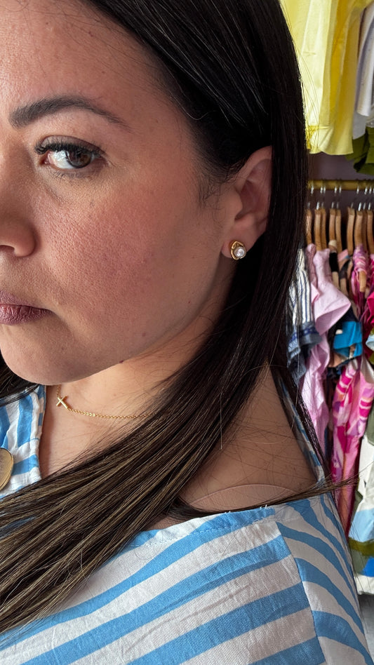 Pearl earring