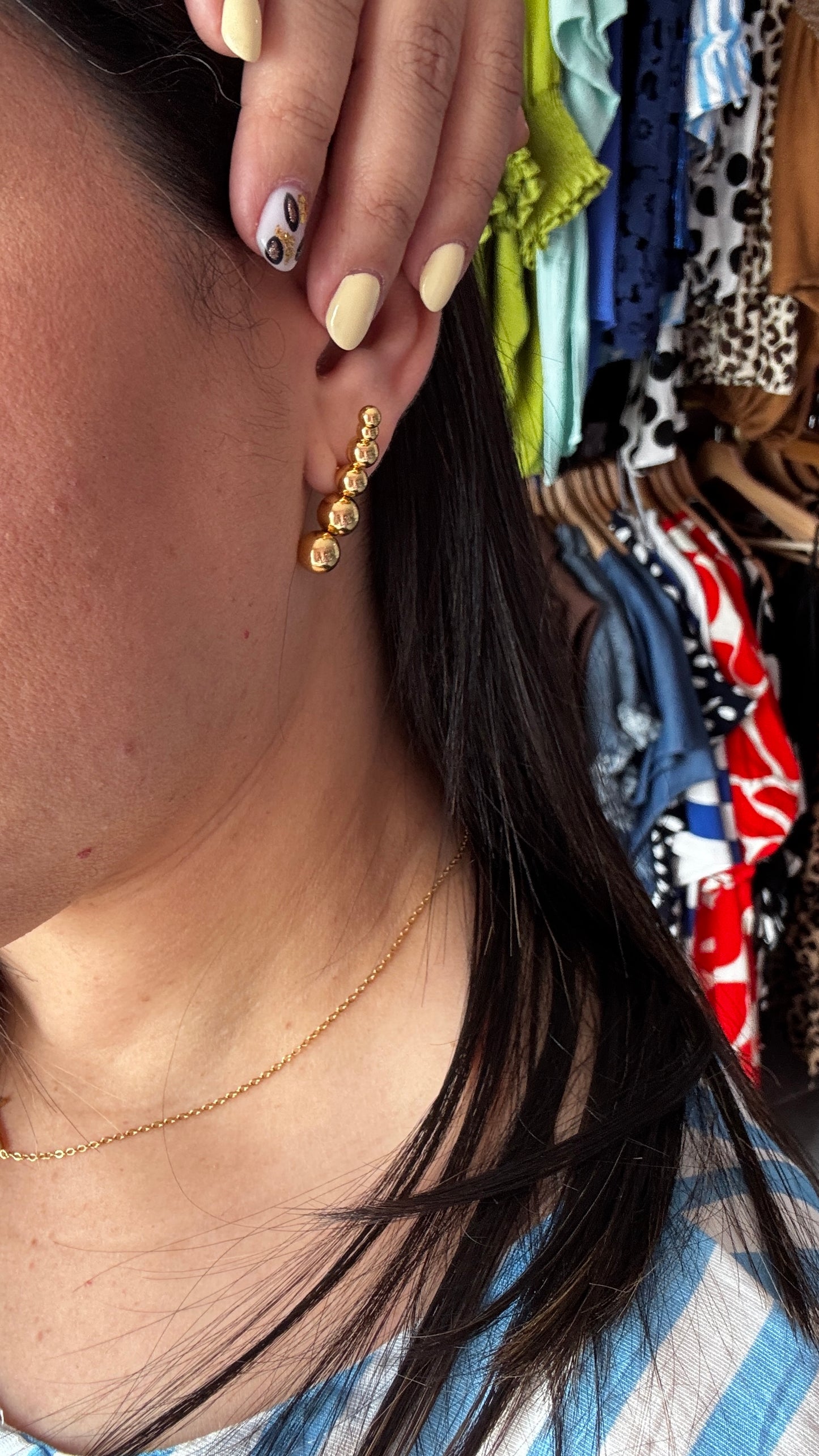 Triple dot earring