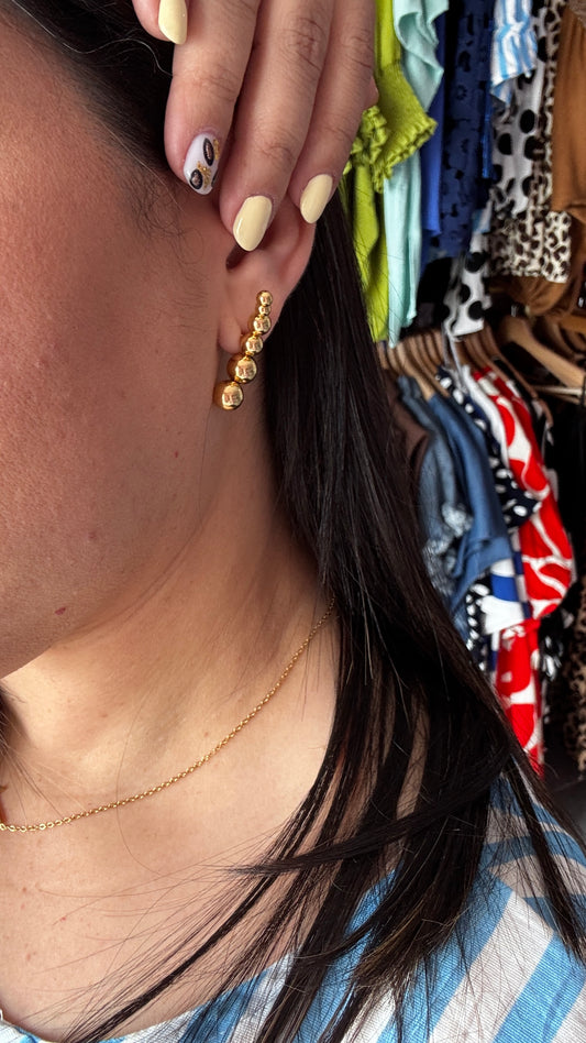 Triple dot earring