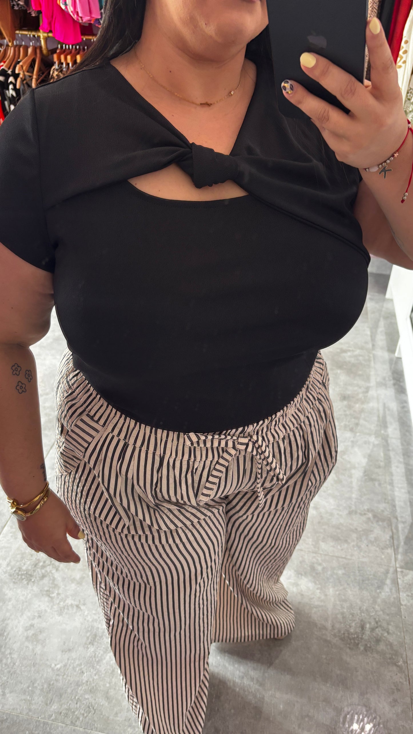 Black knot top