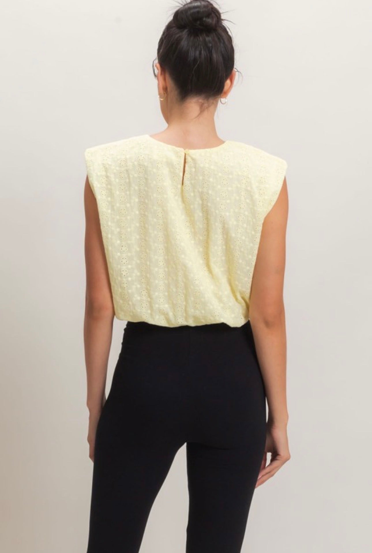 Pale yellow top