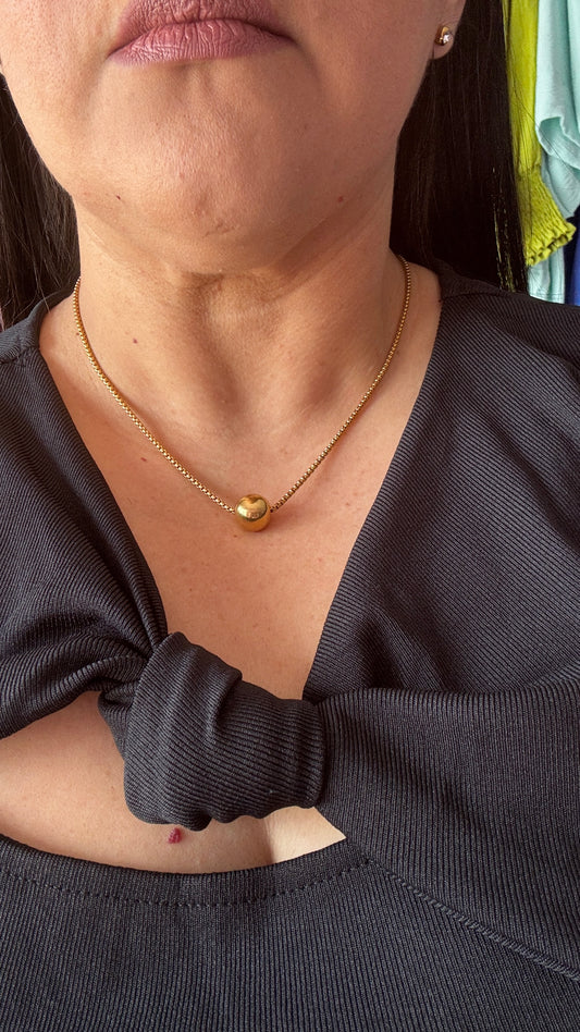 Dot gold neackles